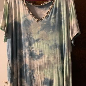 Tie dye top with leopard collar